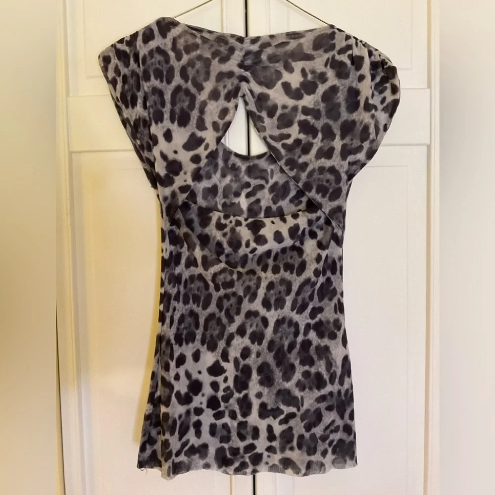 ❌FINAL PRICE❌ NY&Co Gray & Black Cheetah Print Top - Picture 5 of 7